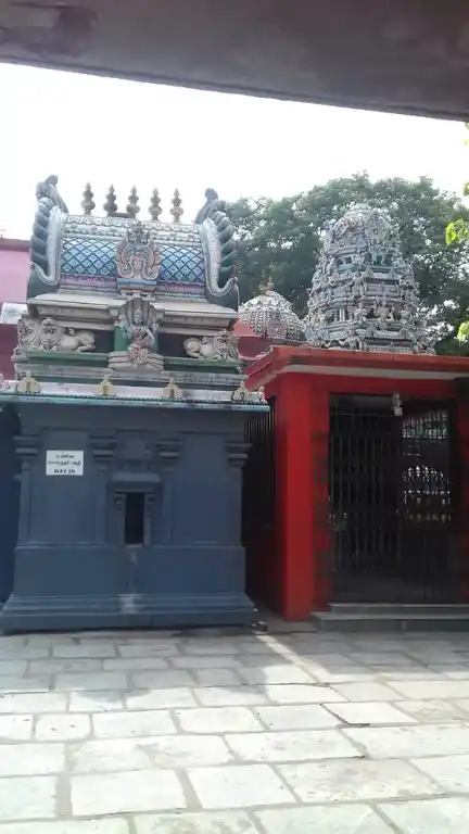 Arulmigu Sivavishnu Temple, T.Nagar Bus Stand, Chennai - 600017 அருள்மிகு சிவா விஷ்ணு திருக்கோயில், தி. நகர் பேருந்து நிலையம், சென்னை - 600017, Chennai - Ancient Temple Architecture and History Image 10