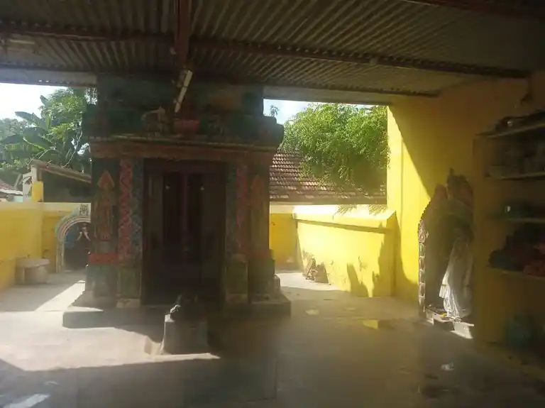 Arulmigu Siyamalatheviyamm Temple, Periyakurumbai Theru Keelavasal, Thanjavur - 613001 அருள்மிகு சசியாமளாதேவி அம்மன் திருக்கோயில், Periyakurumbai Theru Keelavasal, Thanjavur - 613001, Thanjavur - Ancient Temple Architecture and History Image 7