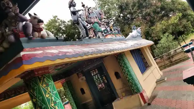 Arulmigu Sodicchaal Oorani Sorna Vinayagar Temple, Sengappatti - 622101 அருள்மிகு ஸ்ரீ சொடிச்சாள் ஊரணி சொர்ண விநாயகர் திருக்கோயில், Sengappatti - 622101, Pudukkottai - Ancient Temple Architecture and History Image 2