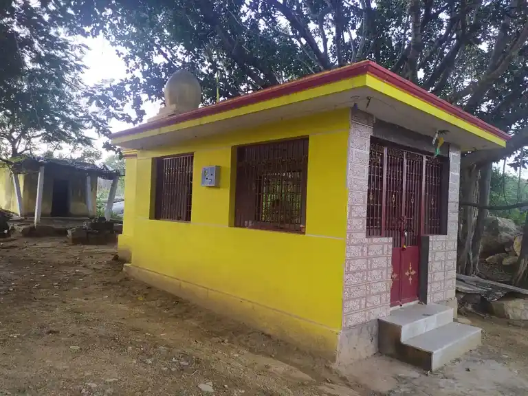 Arulmigu Sokkadi Selliyamman Temple, Agaram - 635119 அருள்மிகு சோக்காடி செல்லியம்மன் திருக்கோயில், அகரம் - 635119, Krishnagiri - Ancient Temple Architecture and History Image 2