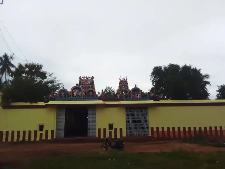 Arulmigu Sokkalinga Meenakshiamman Temple, Kuruvikondanpatti - 622409 அருள்மிகு சொமக்கலிங்க மீனாட்சியம்மன் திருக்கோயில், Kuruvikondanpatti - 622409, Pudukkottai - Ancient Temple Architecture and History Image 3