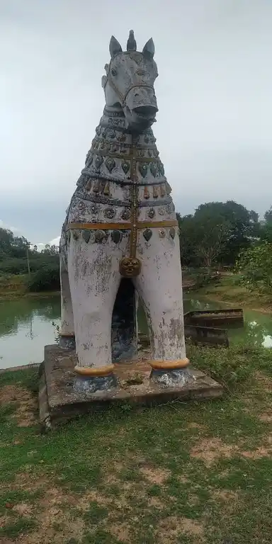 Arulmigu Sokkanathaswamy Temple, Gangavadanganallur - 621901 அருள்மிகு சொக்கநாத சுவாமி திருக்கோயில், கங்கவடங்கநல்லூர் - 621901, Ariyalur - Ancient Temple Architecture and History Image 4