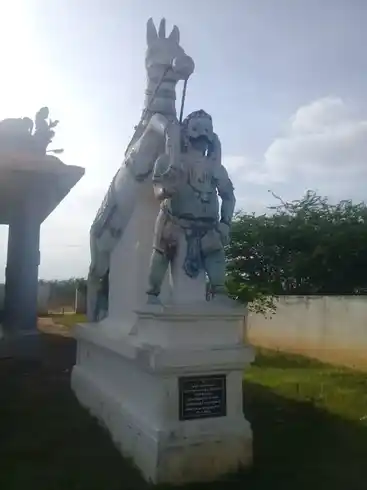 Arulmigu Solai Katha Ayyanar Temple, Nattarmankalam - 630211 அருள்மிகு. சோலைசாத்த அய்யனார் திருக்கோயில், Nattarmankalam - 630211, Sivagangai - Ancient Temple Architecture and History Image 2