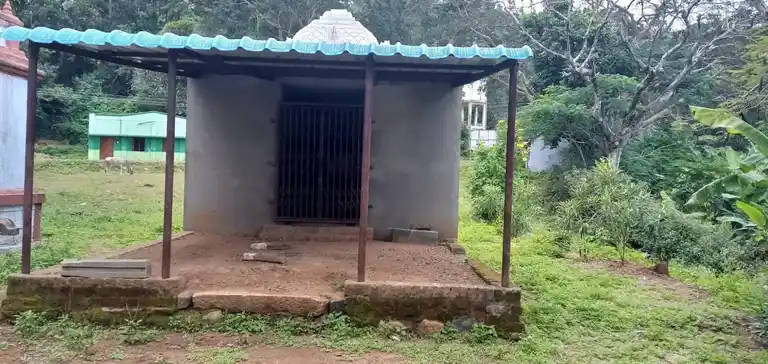 Arulmigu Solamudaiyeeswarar Temple, Melkaligampatty, Ariyur Nadu - 637415 அருள்மிகு சோழமுடையீஸ்வரன் திருக்கோயில், Melkaligampatty, Ariyur Nadu - 637415, Namakkal - Ancient Temple Architecture and History Image 4