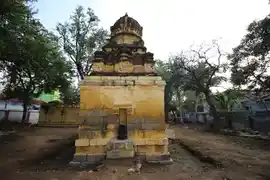 Arulmigu Soleeshwarar Temple, West Ayakudi - 624613 அருள்மிகு சோழீஸ்வரர் திருக்கோயில், மேற்கு ஆயக்குடி - 624613, Dindigul - Ancient Temple Architecture and History Image 5