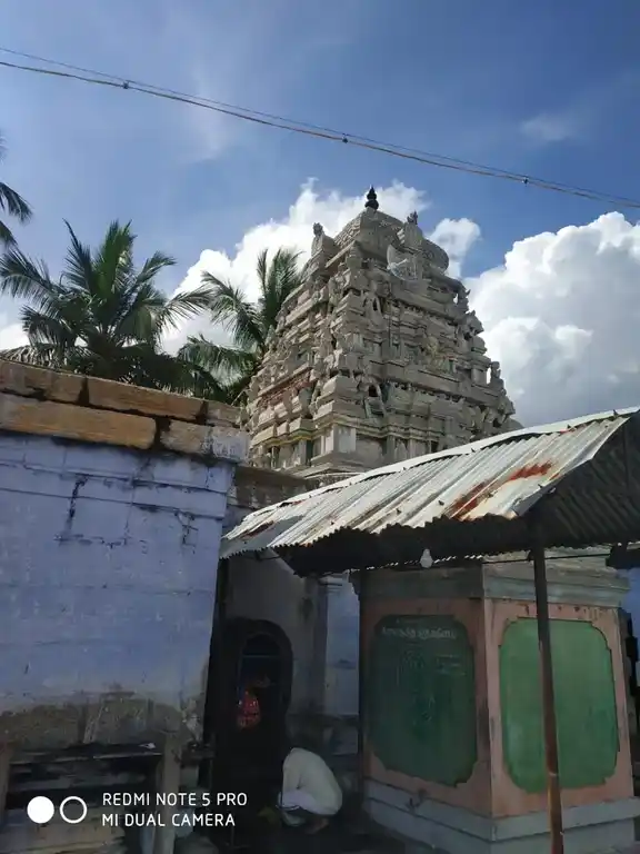 Arulmigu Soleeswarar Alagurayapermal Temple, Mallasamudram East - 637503 அருள்மிகு சோழீஸ்வரர் மற்றும் அழகுராயப்பெருமாள் திருக்கோயில், மல்லசமுத்திரம் கிழக்கு - 637503, Namakkal - Ancient Temple Architecture and History Image 9