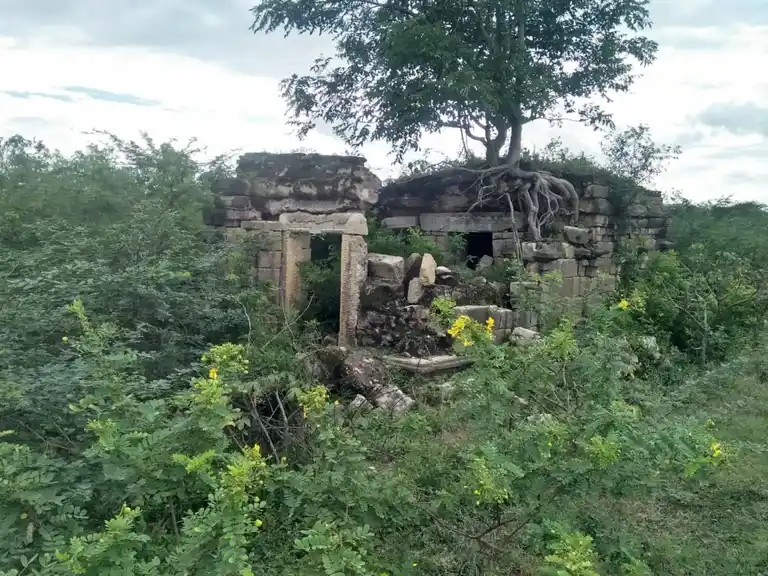 Arulmigu Soleeswarar Temple, Ayanthathanoor - 621709 அருள்மிகு சோழீஸ்வரர் திருக்கோயில், Ayanthathanoor - 621709, Ariyalur - Ancient Temple Architecture and History Image 2