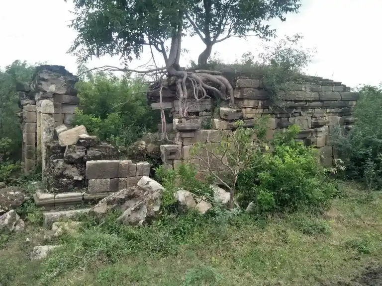 Arulmigu Soleeswarar Temple, Ayanthathanoor - 621709 அருள்மிகு சோழீஸ்வரர் திருக்கோயில், Ayanthathanoor - 621709, Ariyalur - Ancient Temple Architecture and History Image 4