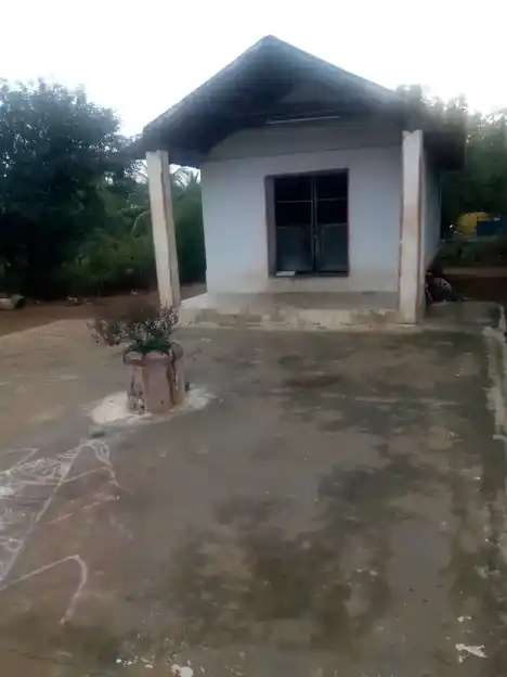 Arulmigu Soleeswarar Temple, Ichipalayam - 638151 அருள்மிகு சோளீஸ்வரர் திருக்கோயில், Ichipalayam - 638151, Erode - Ancient Temple Architecture and History Image 3