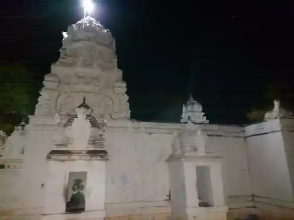 Arulmigu Soleeswarar Temple, Injampalli, Modakurichi - 638104 அருள்மிகு சோளீஸ்வரர் திருக்கோயில், Injampalli, Modakurichi - 638104, Erode - Ancient Temple Architecture and History Image 5