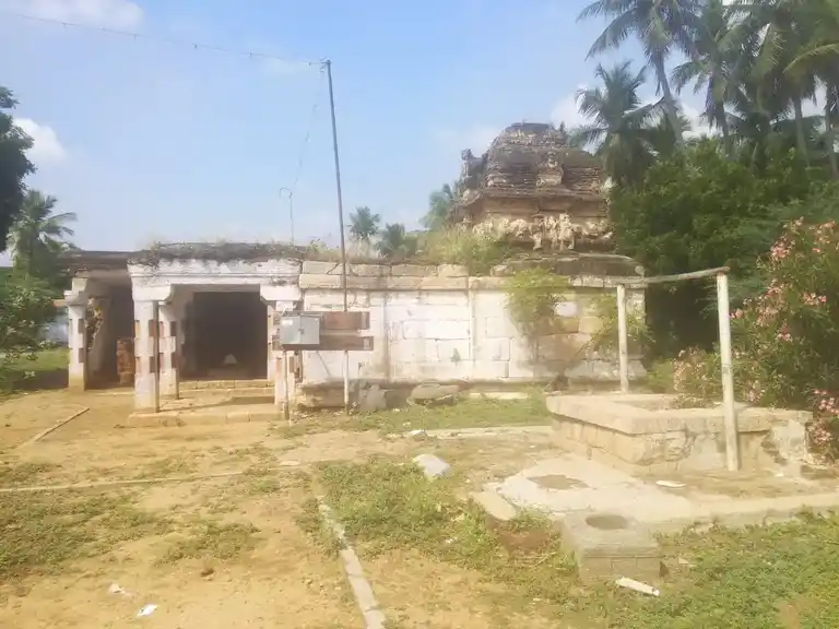 Arulmigu Solizhaiswarartemple, Matu Mahadhanapuram - 639106 Arulmigu SolizhaiswararTemple, மேட்டுமகாதானபுரம் - 639106, Karur - Ancient Temple Architecture and History Image 3