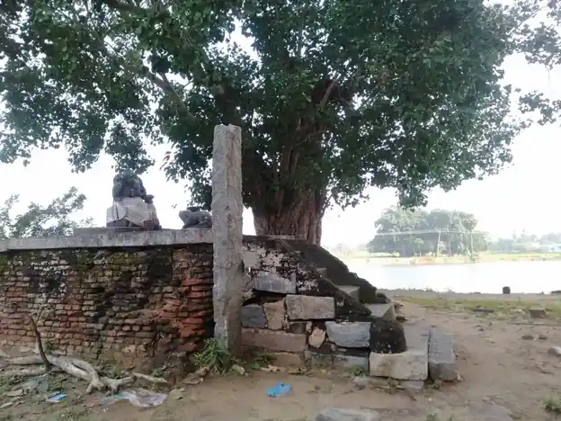 Arulmigu Somagiri Urani Vinayagar Temple, Karungalakkudi - 625101 அருள்மிகு சோமகிரி ஊரணி விநாயகர் கோயில், Karungalakkudi - 625101, Madurai - Ancient Temple Architecture and History Image 2