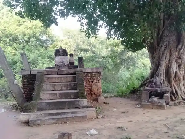 Arulmigu Somagiri Urani Vinayagar Temple, Karungalakkudi - 625101 அருள்மிகு சோமகிரி ஊரணி விநாயகர் கோயில், Karungalakkudi - 625101, Madurai - Ancient Temple Architecture and History Image 6