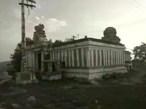 Arulmigu Somanatheeswarar Temple, Inside The Village, Veliagaram - 631207 அருள்மிகு சோமனாதீஸ்வரர் திருக்கோயில், Inside The Village, Veliagaram - 631207, Tiruvallur - Ancient Temple Architecture and History Image 2