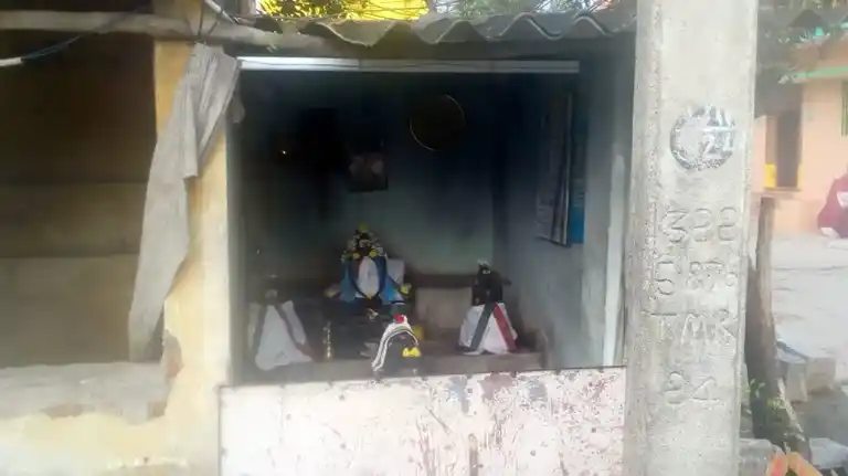 Arulmigu Somanatheeswarar Temple, Kembarajapuram - 632515 அருள்மிகு சோமநாதீஸ்வரர் திருக்கோயில், கெம்பராஜபுரம் - 632515, Vellore - Ancient Temple Architecture and History Image 4