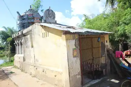 Arulmigu Somasundarpillaiyar Arulmigu Sellapillaiyar, Injikkollai - 612605 Arulmigu Somasundarpillaiyar Arulmigu Sellapillaiyar, Injikkollai - 612605, Thanjavur - Ancient Temple Architecture and History Image 3