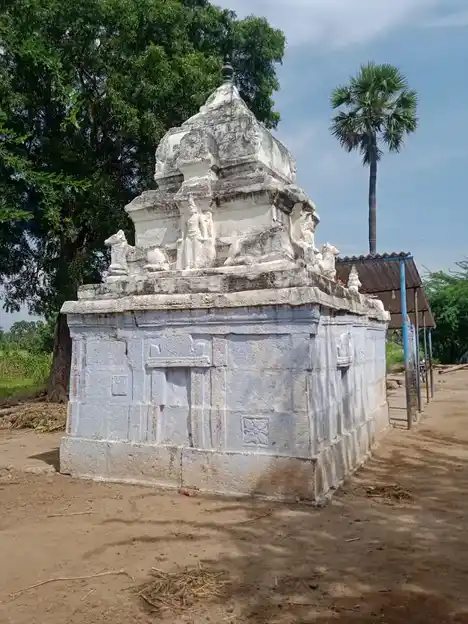Arulmigu Someshwaraswamy Temple, Bikkanahalli - 636808 அருள்மிகு சோமேஸ்வரசாமி திருக்கோயில், Bikkanahalli - 636808, Dharmapuri - Ancient Temple Architecture and History Image 4