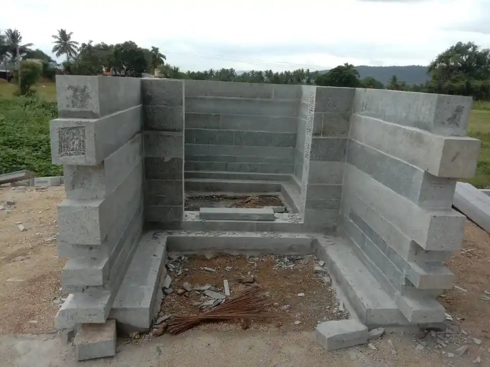 Arulmigu Someswarar Temple, Ariyanapalli - 635121 அருள்மிகு சோமேஸ்வர சுவாமி திருக்கோயில், Ariyanapalli - 635121, Krishnagiri - Ancient Temple Architecture and History Image 3