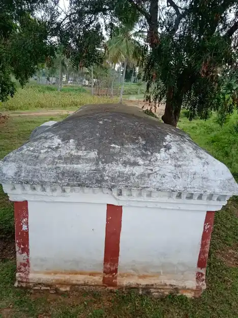 Arulmigu Someswarar Temple, Nariyanahalli - 635111 அருள்மிகு சோமேஸ்வரர் திருக்கோயில், Nariyanahalli - 635111, Dharmapuri - Ancient Temple Architecture and History Image 2