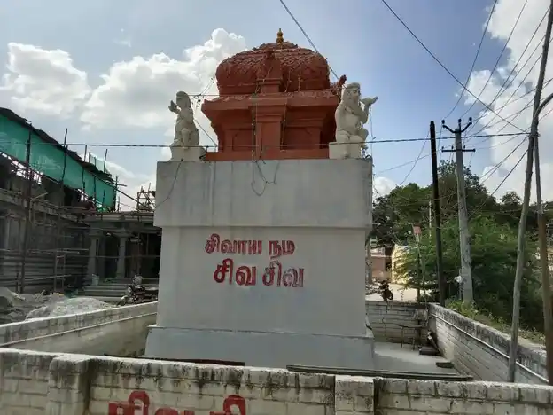 Arulmigu Someswarar Temple, Near Krishan Devaraya Mounten, Palayapettai - 635001 அருள்மிகு சோமேஸ்வரர் திருக்கோயில், Near Krishan Devaraya Mounten, Palayapettai - 635001, Krishnagiri - Ancient Temple Architecture and History Image 2