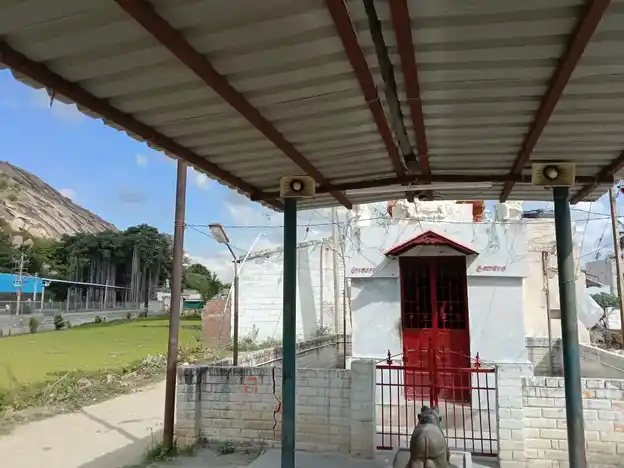 Arulmigu Someswarar Temple, Near Krishan Devaraya Mounten, Palayapettai - 635001 அருள்மிகு சோமேஸ்வரர் திருக்கோயில், Near Krishan Devaraya Mounten, Palayapettai - 635001, Krishnagiri - Ancient Temple Architecture and History Image 4