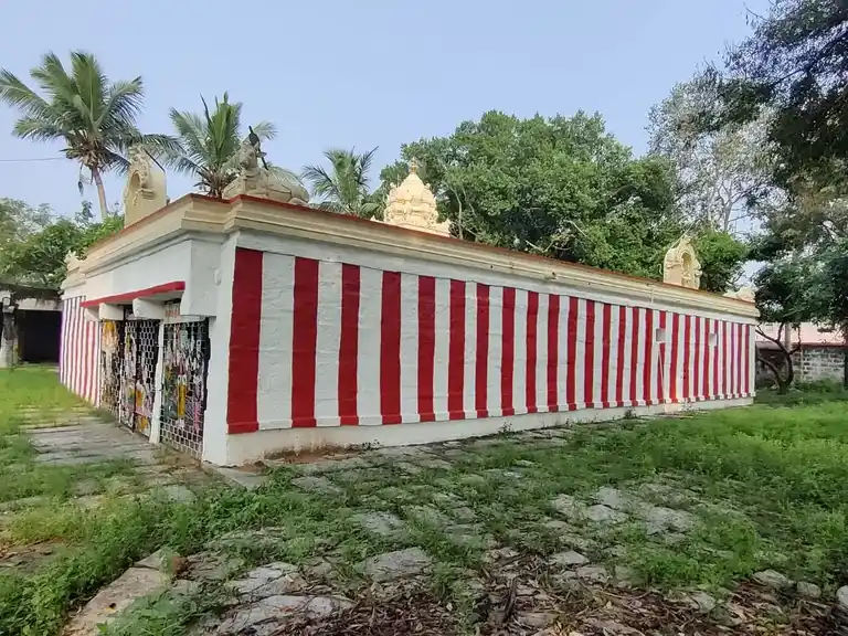 Arulmigu Someswarar Temple, Near Water Tank, Ramanjeri - 602001 அருள்மிகு சோமேஸ்வரர் திருக்கோயில், Near Water Tank, Ramanjeri - 602001, Tiruvallur - Ancient Temple Architecture and History Image 2