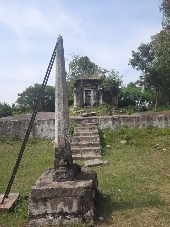 Arulmigu Someswarer Temple, Dandukaranahalli - 636808 அருள்மிகு சோமேஸ்வரர் திருக்கோயில், Dandukaranahalli - 636808, Dharmapuri - Ancient Temple Architecture and History Image 3