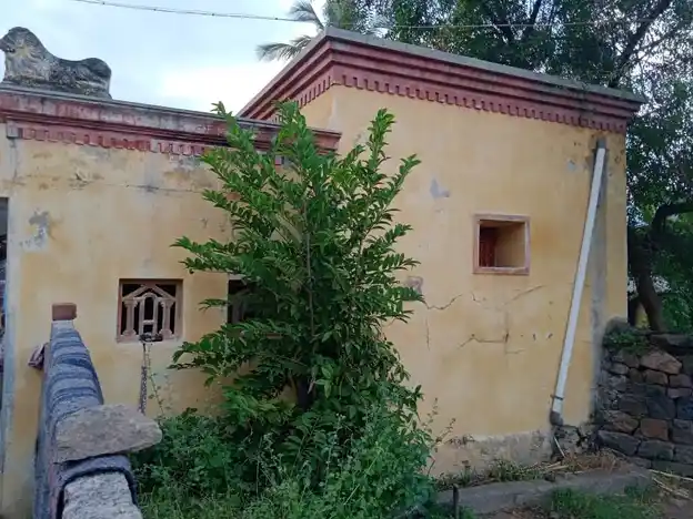 Arulmigu Somundiyamman Temple, Near Panchayat Office, Kambainallur - 635202 அருள்மிகு சாமுண்டியம்மன் திருக்கோயில், Near Panchayat Office, Kambainallur - 635202, Dharmapuri - Ancient Temple Architecture and History Image 3