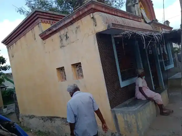 Arulmigu Somundiyamman Temple, Near Panchayat Office, Kambainallur - 635202 அருள்மிகு சாமுண்டியம்மன் திருக்கோயில், Near Panchayat Office, Kambainallur - 635202, Dharmapuri - Ancient Temple Architecture and History Image 5