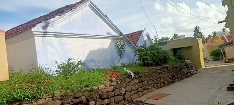 Arulmigu Soothira Karagadevadai Temple, Saparam - 635112 அருள்மிகு சூத்திர கரகதேவதை திருக்கோயில், பனகமுட்லு, சாப்பர்த்தி - 635112, Krishnagiri - Ancient Temple Architecture and History Image 3