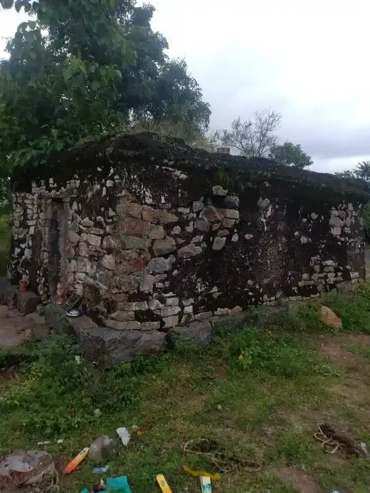 Arulmigu Soothrakaragam Temple, Kumbarahalli - 635111 அருள்மிகு சூத்திரகரகம் திருக்கோயில், Kumbarahalli - 635111, Dharmapuri - Ancient Temple Architecture and History Image 4