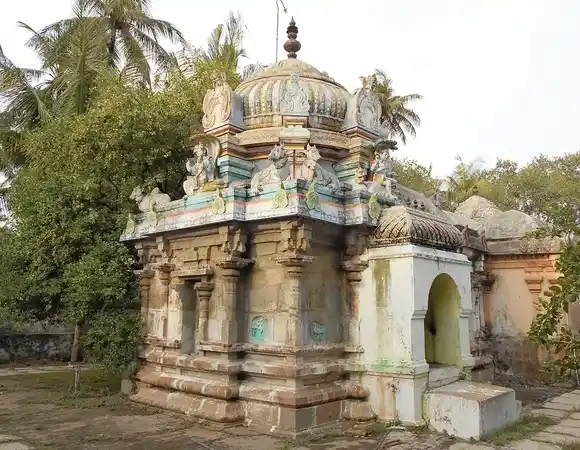 Arulmigu Sornapuriswarar Temple, Velur - 614715 அருள்மிகு சொர்ணபுரீஸ்வரர் திருக்கோயில், வேலூர் - 614715, Thiruvarur - Ancient Temple Architecture and History Image 2