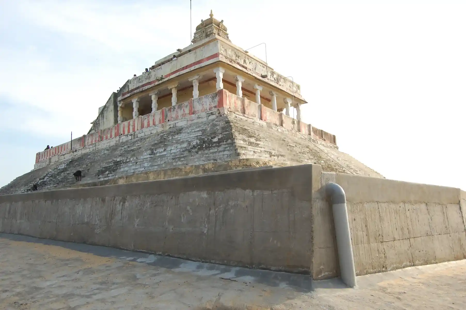 Arulmigu Sornavarsham Peitha Perumal Temple, Mugilthagam - 623403 Arulmigu Sornavarsham Peitha Perumal Temple, Mugilthagam - 623403, Ramanathapuram - Ancient Temple Architecture and History Image 2