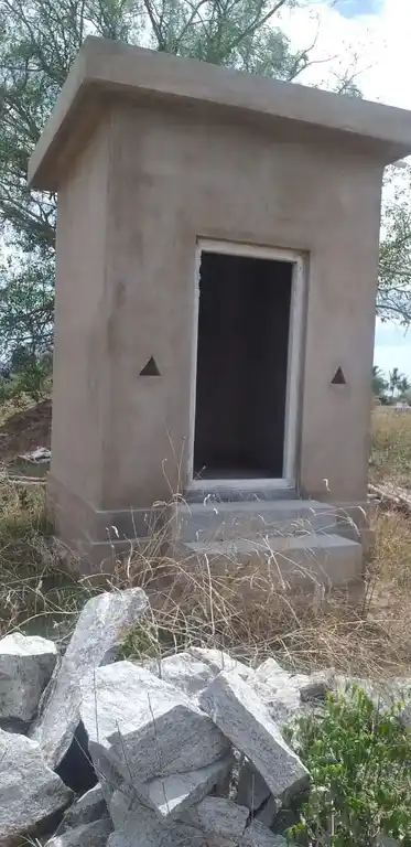 Arulmigu Soundararaja Perumal Temple, Vairampalayam - 624710 அருள்மிகு சௌந்திரராஜப்பெருமாள் திருக்கோயில், வைரம்பாளையம் - 624710, Dindigul - Ancient Temple Architecture and History Image 2