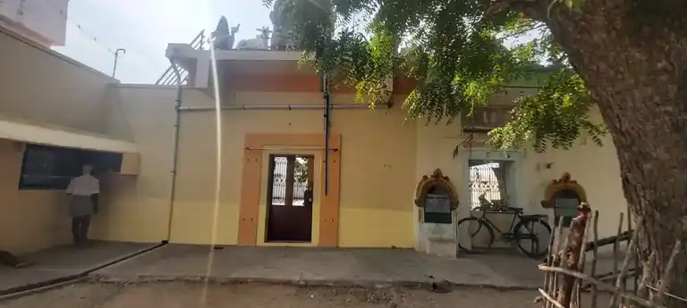 Arulmigu Soundi Eswari Amman Temple, Ettilappanayakkanpatti - 628802 அருள்மிகு சவுண்டீஸ்வரியம்மன் திருக்கோயில், Ettilappanayakkanpatti - 628802, Thoothukudi - Ancient Temple Architecture and History Image 4