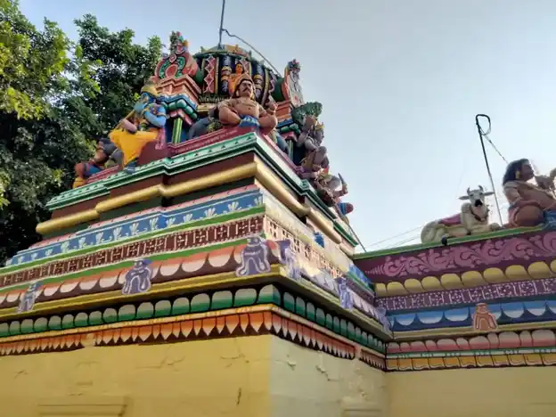 Arulmigu Sowdambigai Sankaramoorthi Vinayakar Temple, Sowndamman Koil Street, Sankaralingapuram, Sankara Linga Puram - 626204 அருள்மிகு சௌடாம்பிகை சங்கரமூர்த்தி விநாயகர் திருக்கோயில், சௌண்டம்மன் கோயில் தெரு,, சங்கரலிங்கபுரம் - 626204, Virudhunagar - Ancient Temple Architecture and History Image 3
