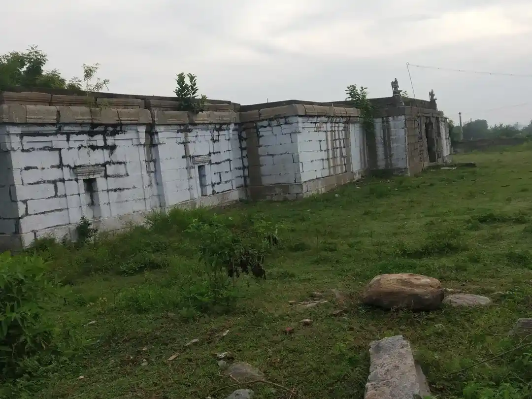 Arulmigu Sowndhararaja Perumal Temple, Kizhappattu - 606208 Arulmigu Sowndhararaja Perumal Temple, Kizhappattu - 606208, Kallakurichi - Ancient Temple Architecture and History Image 4