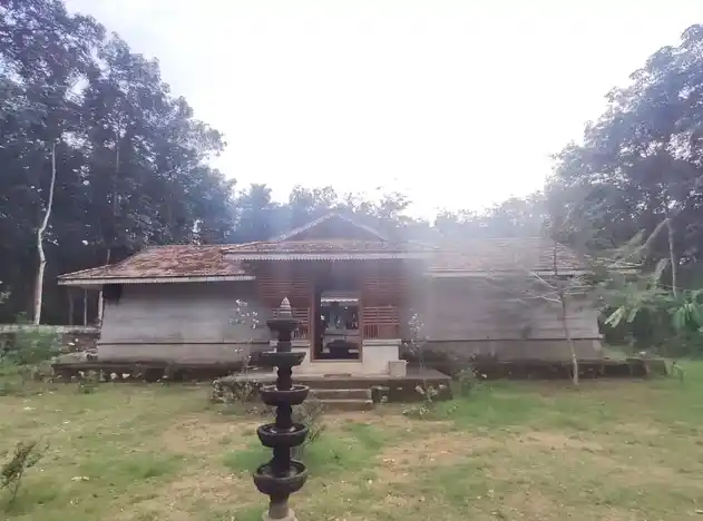 Arulmigu Sreee Krishnaswamy Thirkkoil, Cheruvalloor, Puliyoorsalai - 629170 Arulmigu Sreee Krishnaswamy Thirkkoil, Cheruvalloor, புலியூர்ச்சலை - 629170, Kanyakumari - Ancient Temple Architecture and History Image 2