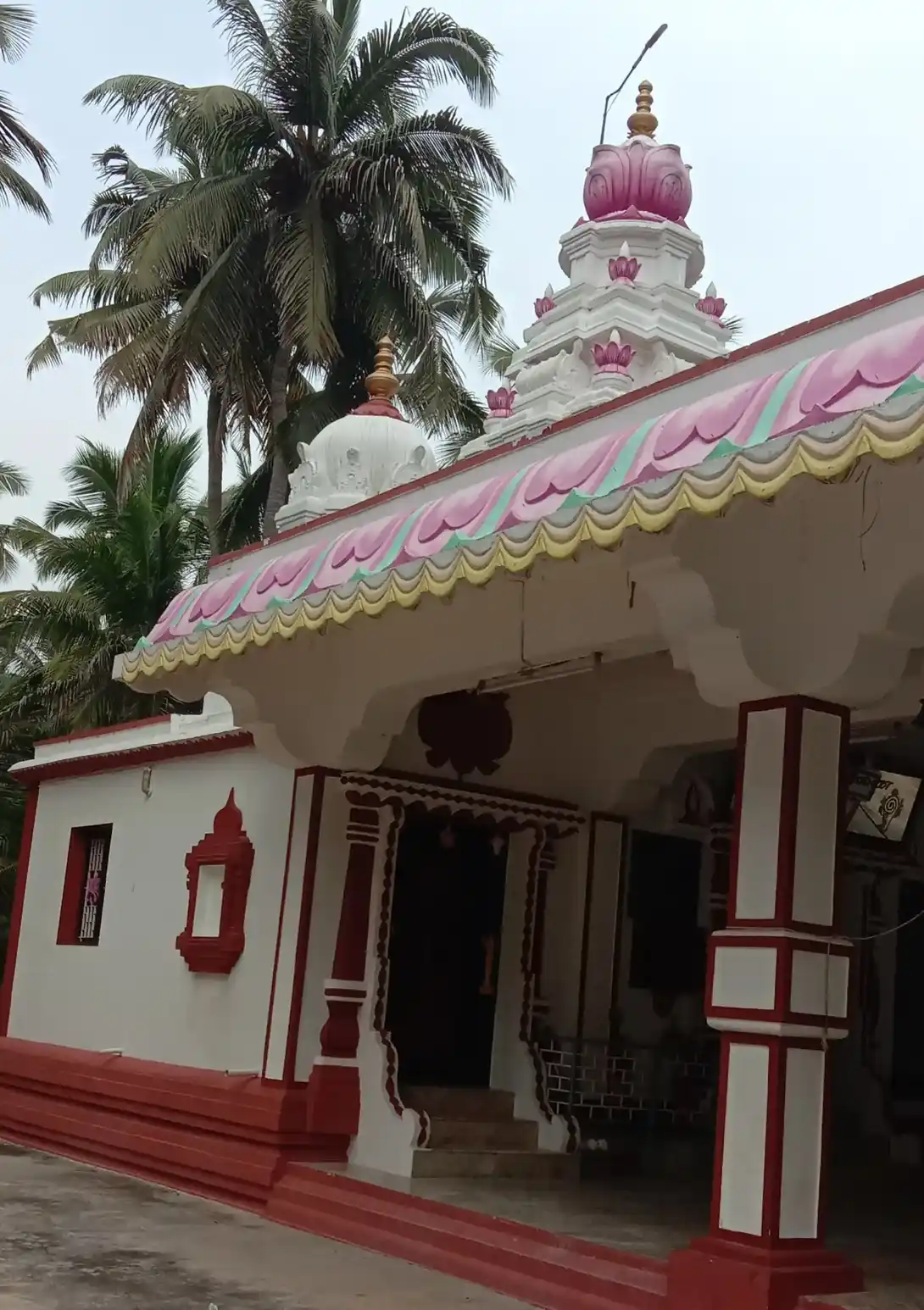 Arulmigu Sreeman Narayanaswamy Temple, Pillaiyarvilai, Rajakamangalam - 629501 அருள்மிகுஸ்ரீமன் நாராயணசாமி திருக்கோயில், Pillaiyarvilai, Rajakamangalam - 629501, Kanyakumari - Ancient Temple Architecture and History Image 3