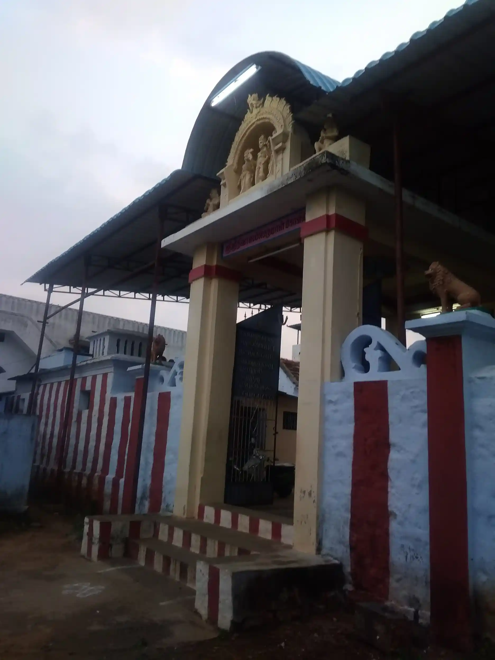 Arulmigu Sreenivasa Perumal Temple, Keelakulam, Veeravanallur - 627426 அருள்மிகு ஸ்ரீநிவாசப்பெருமாள் திருக்கோயில், Keelakulam, வீரவநல்லூர் - 627426, Tirunelveli - Ancient Temple Architecture and History Image 6