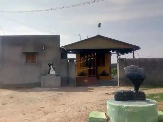 Arulmigu Sri Angalamman Temple, Chithiraikulam - 624615 அருள்மிகு ஸ்ரீ அங்காளம்மன் திருக்கோயில், Chithiraikulam - 624615, Dindigul - Ancient Temple Architecture and History Image 5