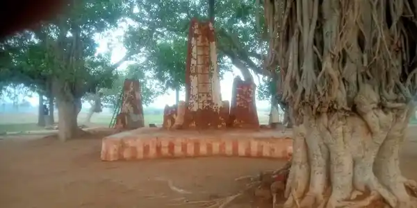 Arulmigu Sri Kallathi Sudalaimadasamy Temple, Village Out Side, Naduvakurichi - 627351 அருள்மிகு ஸ்ரீ கல்லத்தி சுடலைமாடசுவாமி திருக்கோயில், Village Out Side, நடுவ குறிச்சி - 627351, Tirunelveli - Ancient Temple Architecture and History Image 4