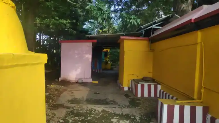 Arulmigu Sri Kamatchiamman, Sri Angalamman And Periya Ayyanaar Temple, Keelakoodalur - 625518 அருள்மிகு ஸ்ரீ காமாட்சியம்மன் , ஸ்ரீ அங்காளம்மன் மற்றும் பெரிய அய்யனார் திருக்கோயில், Keelakoodalur - 625518, Theni - Ancient Temple Architecture and History Image 3