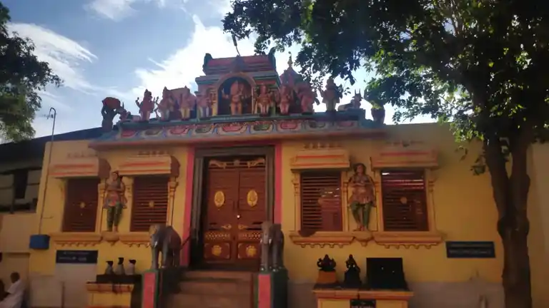 Arulmigu Sri Kamatchiamman, Sri Angalamman And Periya Ayyanaar Temple, Keelakoodalur - 625518 அருள்மிகு ஸ்ரீ காமாட்சியம்மன் , ஸ்ரீ அங்காளம்மன் மற்றும் பெரிய அய்யனார் திருக்கோயில், Keelakoodalur - 625518, Theni - Ancient Temple Architecture and History Image 5