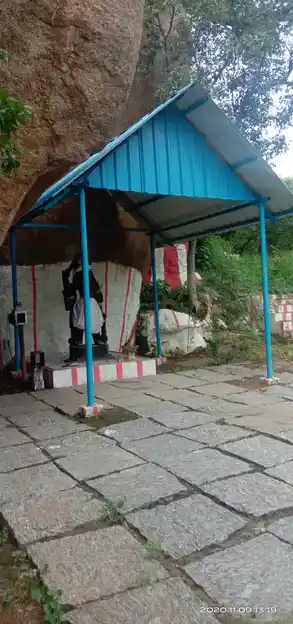 Arulmigu Sri Karungkudi Karupanna Swamy Temple, Sirugudi - 624402 அருள்மிகு ஸ்ரீ கருங்குட்டி கருப்பணசாமி திருக்கோயில், Sirugudi - 624402, Dindigul - Ancient Temple Architecture and History Image 2