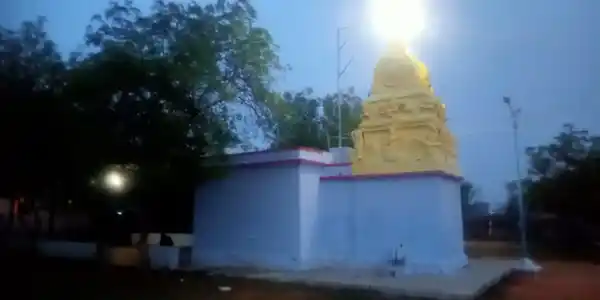 Arulmigu Sri Mutharamman Temple, Village East Side, Burkitmanagar - 627351 அருள்மிகு ஸ்ரீ முத்தாரம்மன் திருக்கோயில், Village East Side, பர்கிட் மாநகர் - 627351, Tirunelveli - Ancient Temple Architecture and History Image 4