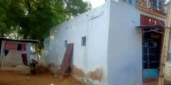 Arulmigu Sri Narayanasamy Temple, Village West Side, Alangaraperi - 627359 அருள்மிகு ஸ்ரீநாராயண சுவாமி திருக்கோயில், Village West Side, அலங்காரப்பேரி - 627359, Tirunelveli - Ancient Temple Architecture and History Image 3