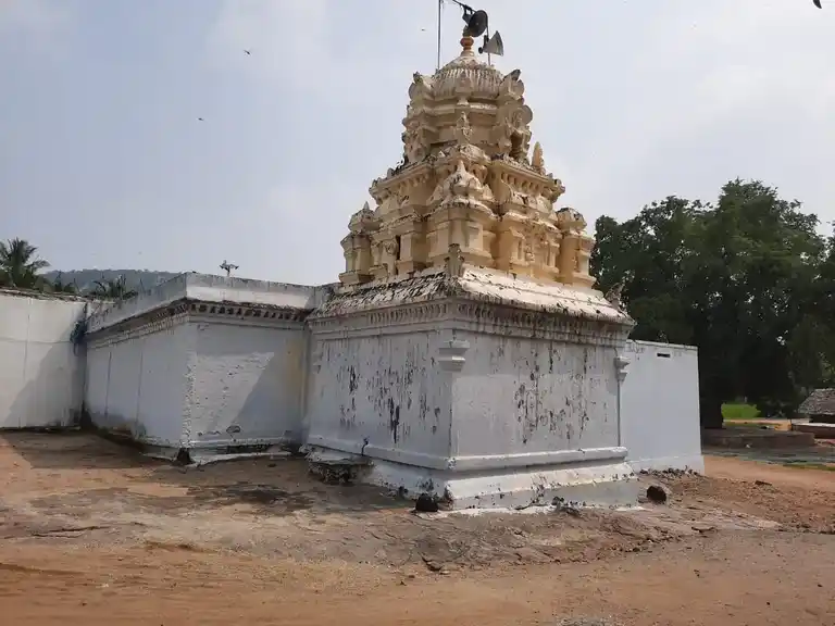 Arulmigu Sri Ranganatha Perumal Temple, Devarmukkulam - 635111 அருள்மிகு ரங்கநாத பெருமாள் திருக்கோயில், தேவர்முக்குளம் - 635111, Krishnagiri - Ancient Temple Architecture and History Image 2