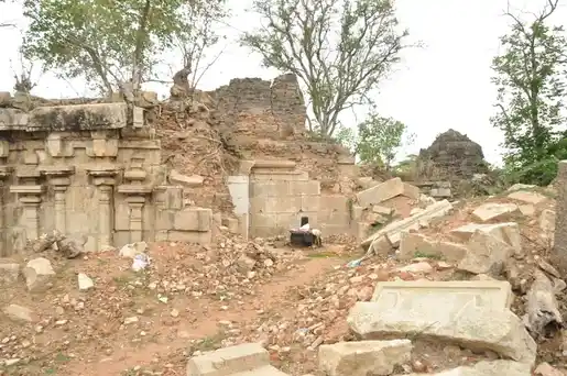 Arulmigu Sri Thareshwarar Temple, Vellur - 621316 அருள்மிகு ஸ்ரீ தரேஸ்வரர் திருக்கோயில், Vellur - 621316, Pudukkottai - Ancient Temple Architecture and History Image 5