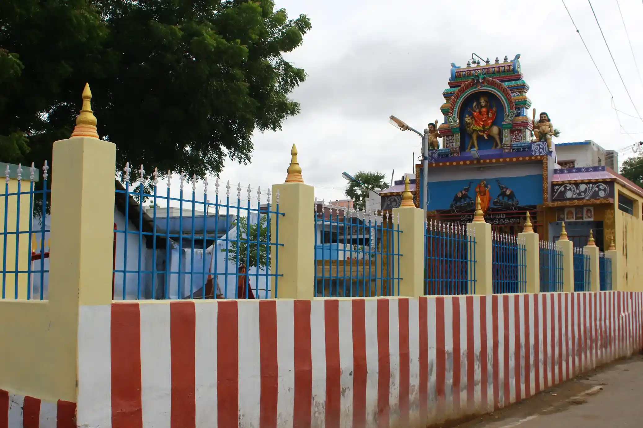 Arulmigu Sri Uchinimakaliamman Temple, Street End, Karaieruppu - 627357 அருள்மிகு ஸ்ரீ உச்சினிமாகாளியம்மன் திருக்கோயில், Street End, கரையிருப்பு - 627357, Tirunelveli - Ancient Temple Architecture and History Image 2